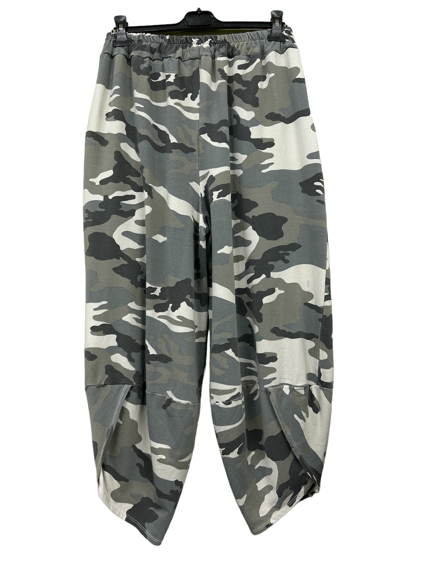 Camo Print Pocket Front Tulip Leg Cocoon Shape Joggers