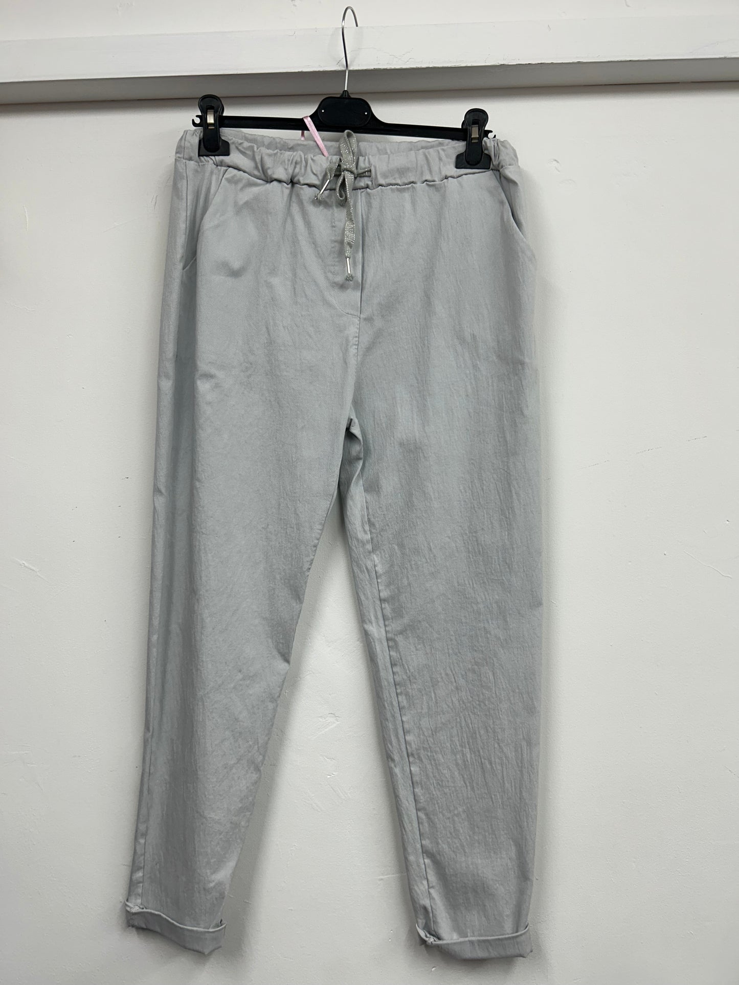 £20 Smooth Magic Trousers Size 3: 18-22