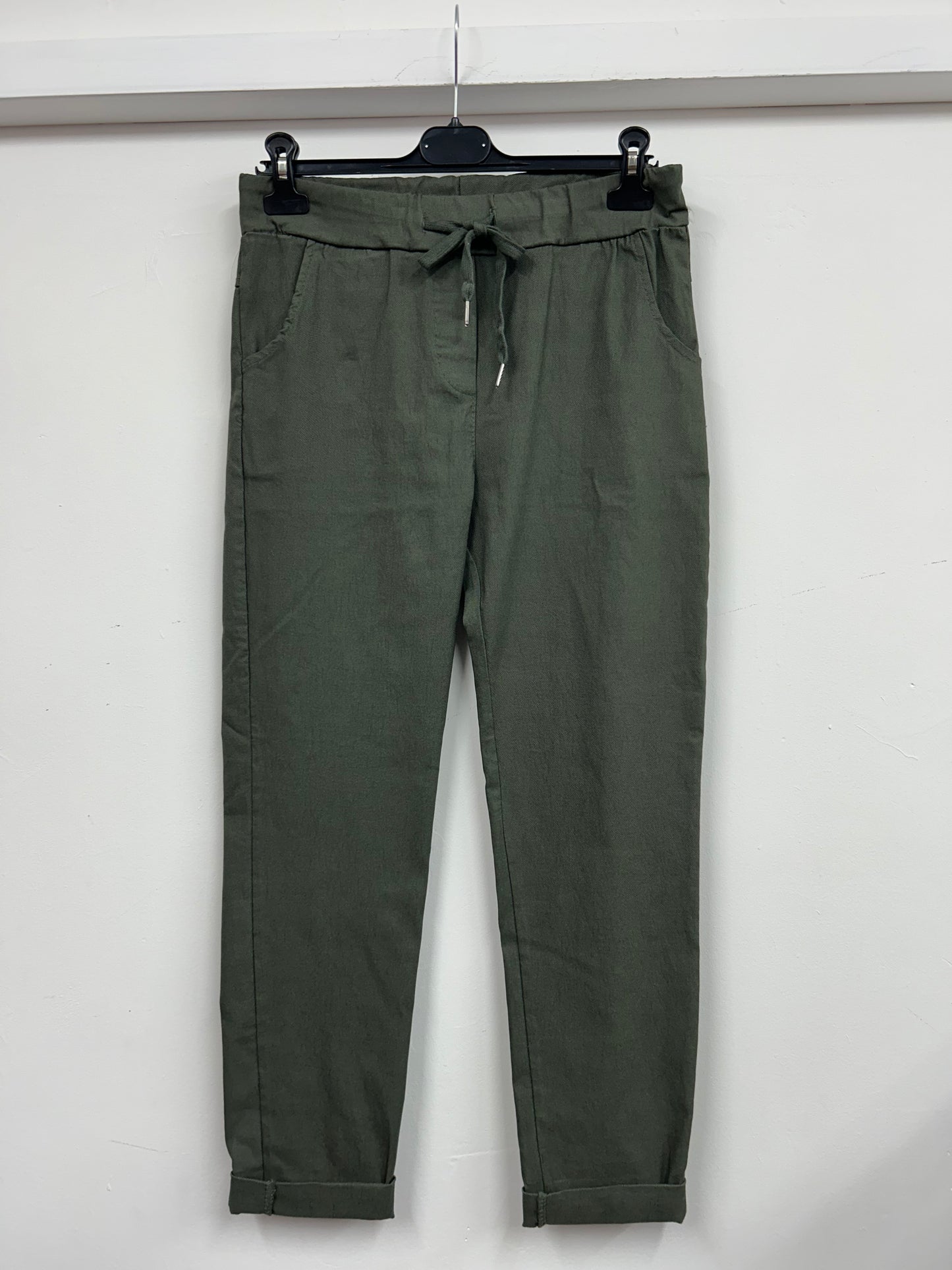 £20 Smooth Magic Trousers Size 3: 18-22