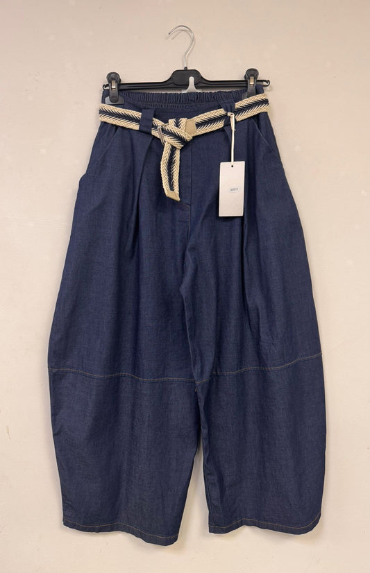 Plain Denim Barrel Leg Denims with Belt